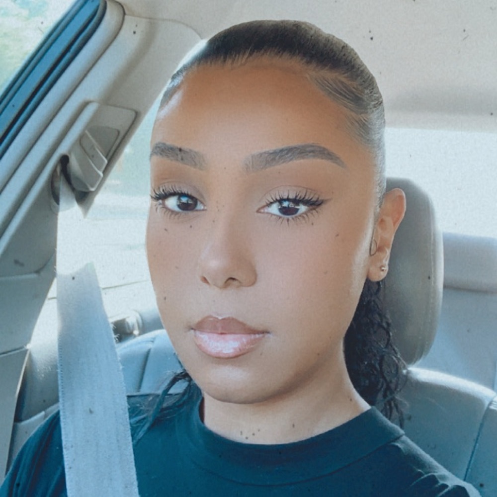 Meet your Posher, Kasandra